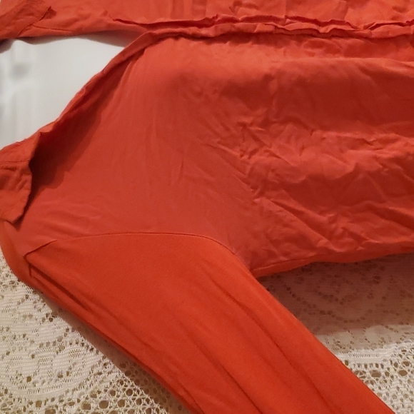 4/$20 Joseph A orange asymmetrical Long-sleeved button down top - Picture 6 of 12